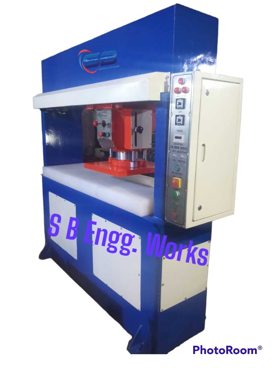 Travel Head Clicker Machine - 30 Ton Capacity, 63x20 Inch Punching Board Size, Low Noise Hydraulic System | High Efficiency, Low Energy Consumption, Safe Operation