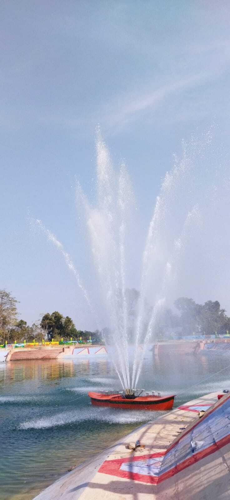Floating Fountain - Color: White
