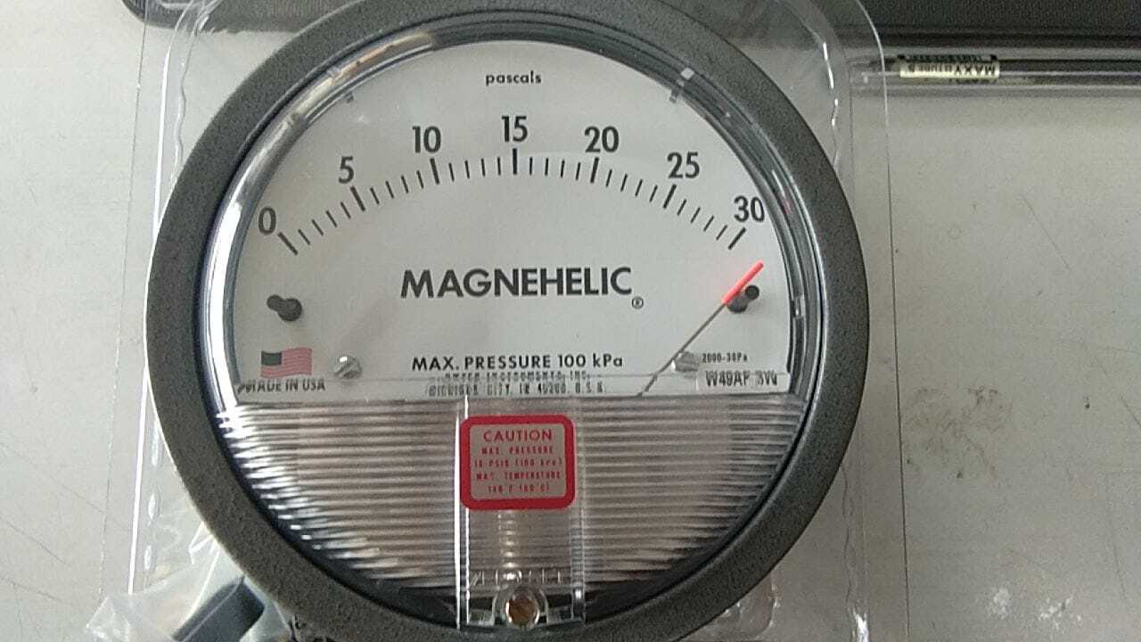 Dwyer Magnehelic Gauge Distributor For Hardoi Uttar Pradesh Accuracy: A 2% (-Ha Model A 1) Of Fs (A 3% (-Ha A 1.5%) On -0
