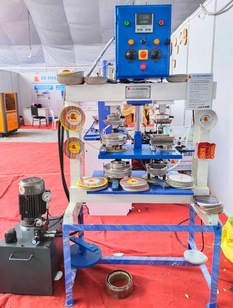 Hydraulic Paper Cutting Machine - Capacity: 2500 Pcs/day Pcs/hr