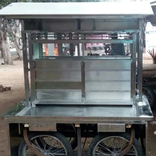 सिल्वर पानी पुरी काउंटर