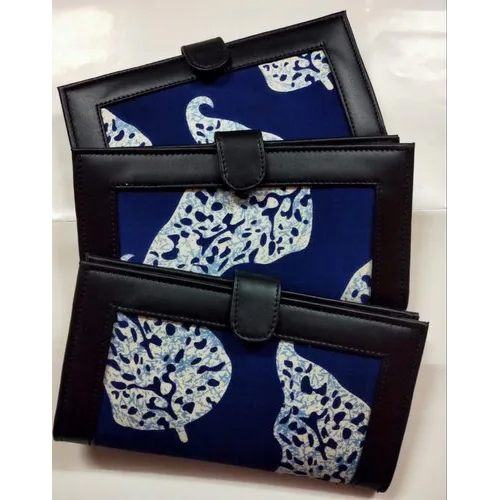 Printed Ladies Rectangle Clutch - Trendy Design, Various Sizes Available | Stylish Clutch For Women, Perfect For Any Occasion