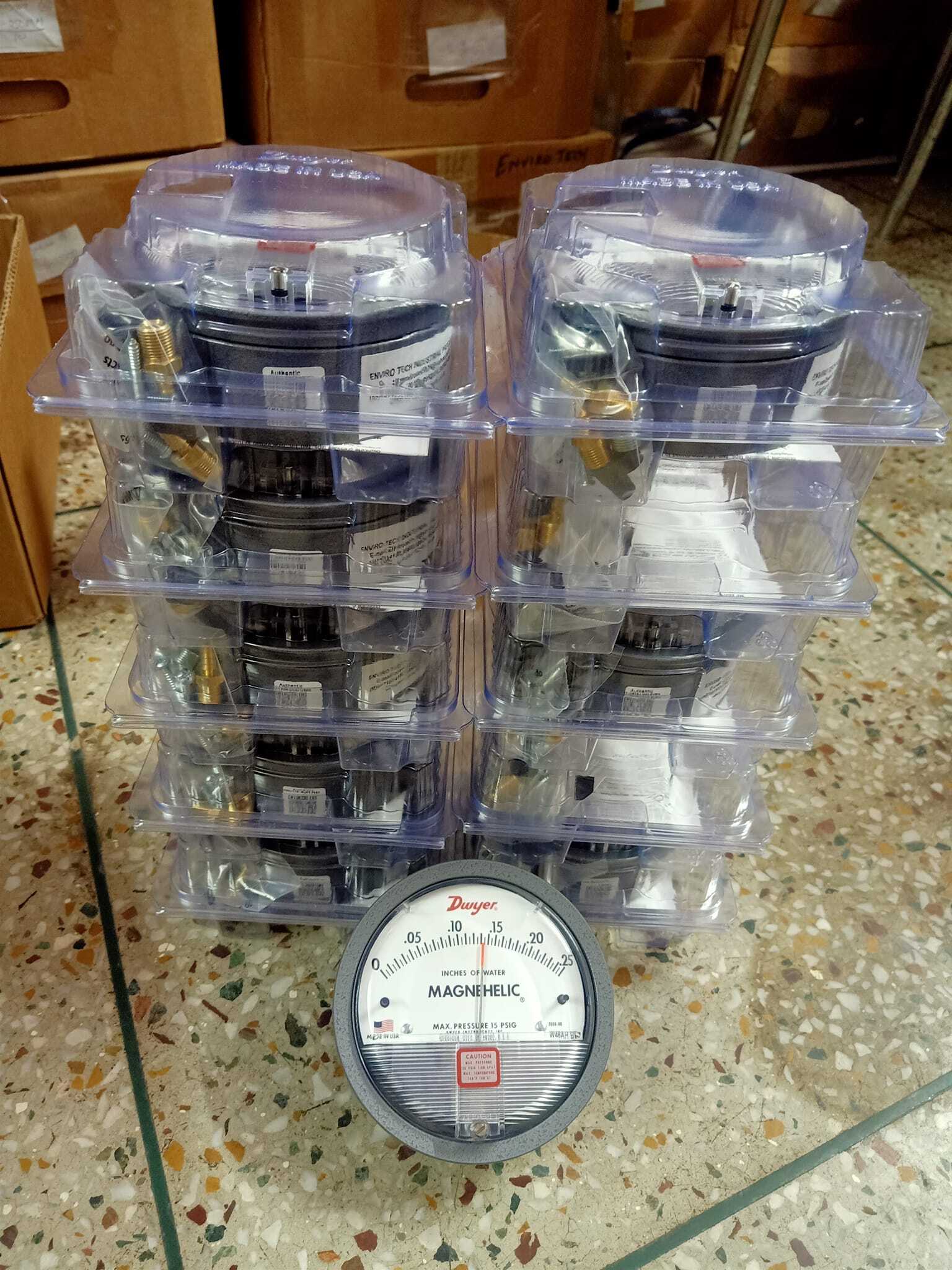 Dwyer Usa Magnehelic Gauge Wholesaler - 4" Plastic Dial, Npt 1/8 Inch Thread, ±2% Accuracy, Back Mounting, Ideal For Filter Monitoring & Compliance