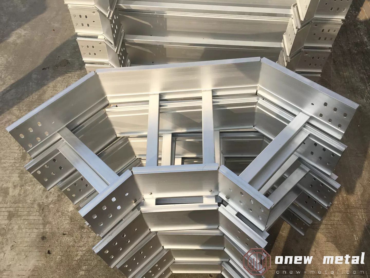 Aluminium Alloy Cable Tray - Custom Dimensions, Customized Color Options | Lightweight Design, High Load Capacity, Corrosion Resistant, Anti-electromagnetic Interference