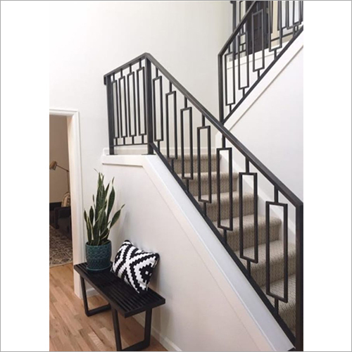 किसी भी रंग की सीढ़ी की रेलिंग