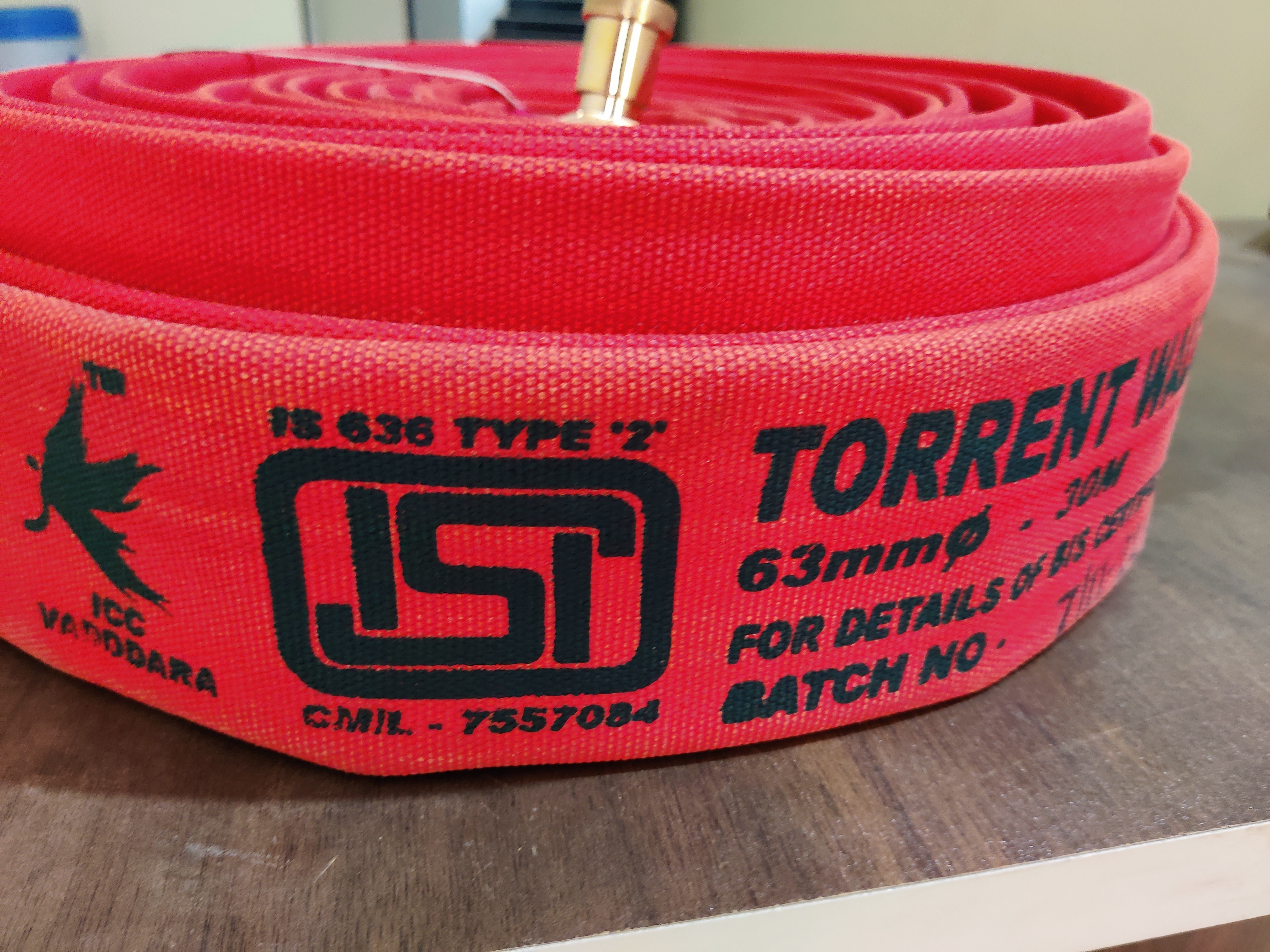 Rrl Hose Pipe - 15/30mtr, Stainless Steel/aluminium/gunmetal Coupling, Fire Fitting System, White/red Color, 10kg Weight