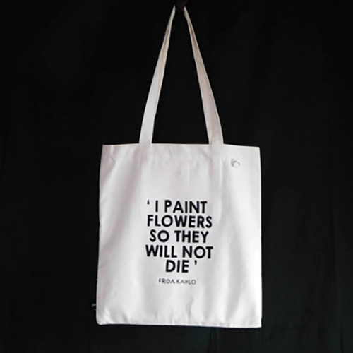 व्हाइट फैंसी एम्ब्रॉयडरी डिज़ाइनर टोट बैग