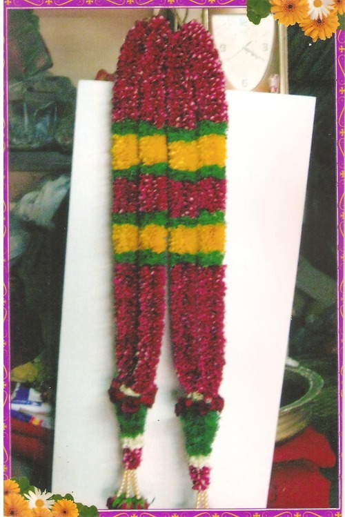 गुलाब की माला