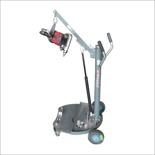 न्यूमेटिक इम्पैक्ट रिंच होल्डिंग ट्रॉली की लंबाई: 443 मिलीमीटर (मिमी)