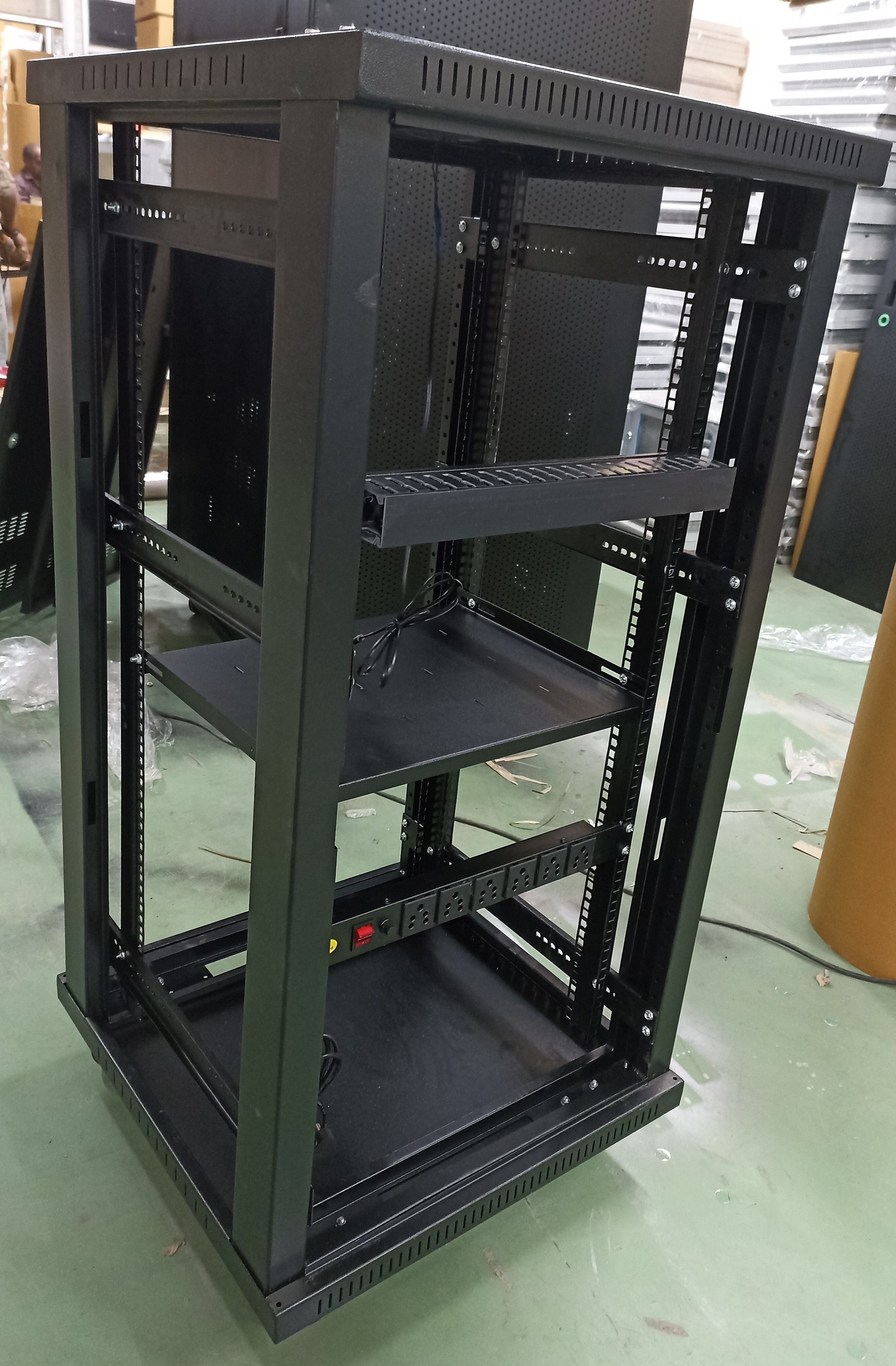 24u Networking Server Rack - Capacity: 200 Kg/day