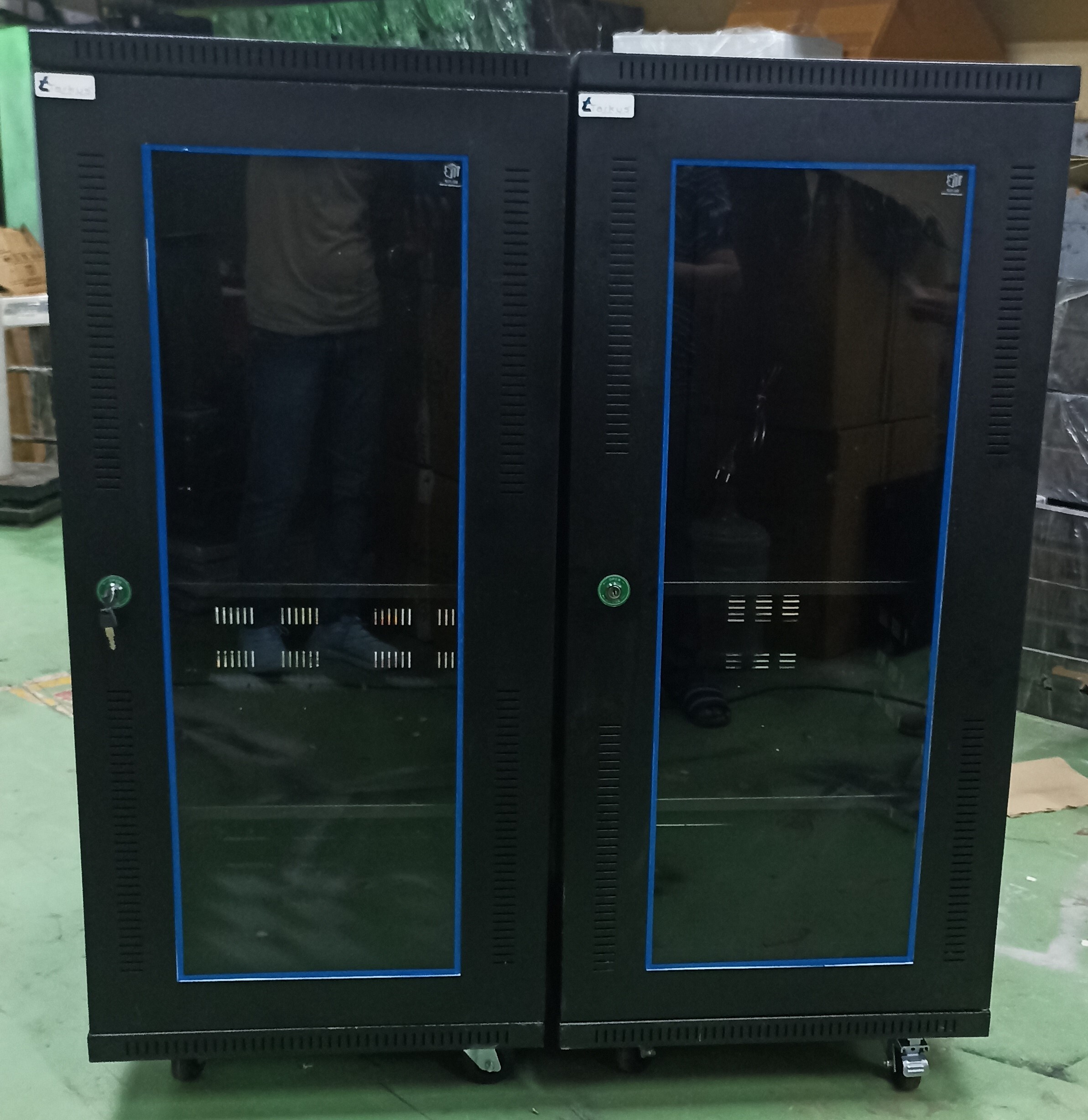 24u Networking Server Rack - Capacity: 200 Kg/day