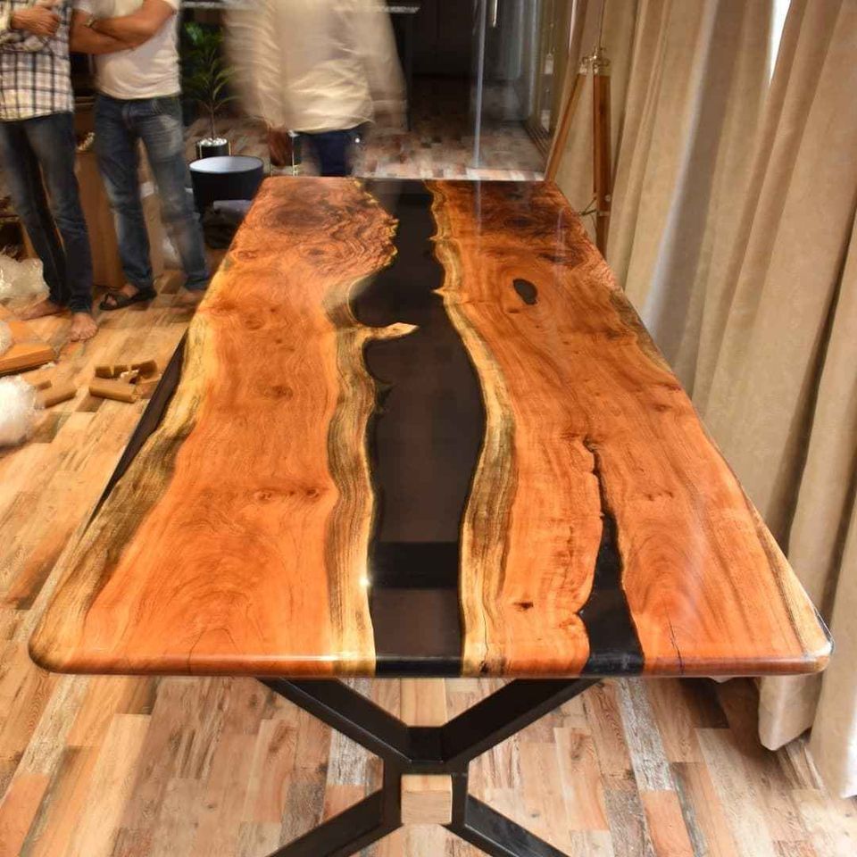 Iron With Wooden Apoxy Top Dining Table For Cafe And Restaurant