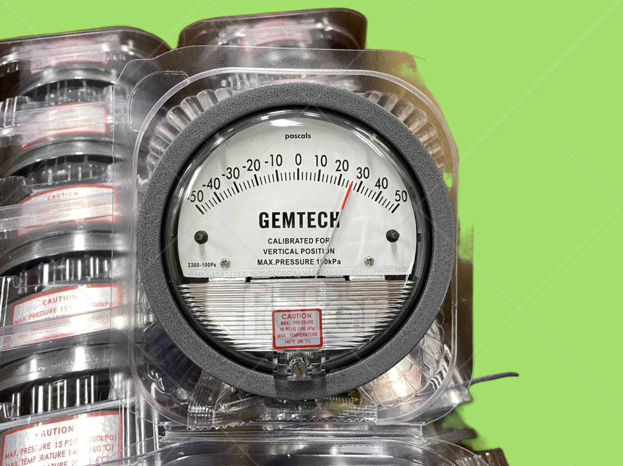 Gemtech Differential Pressure Gauge - Metal Alloy, 4 Inch Diameter, Black Color, 0-6 Mm Range | Accurate Within 2% Full Span, 700 Grams, Ideal For Pharmaceutical Industries