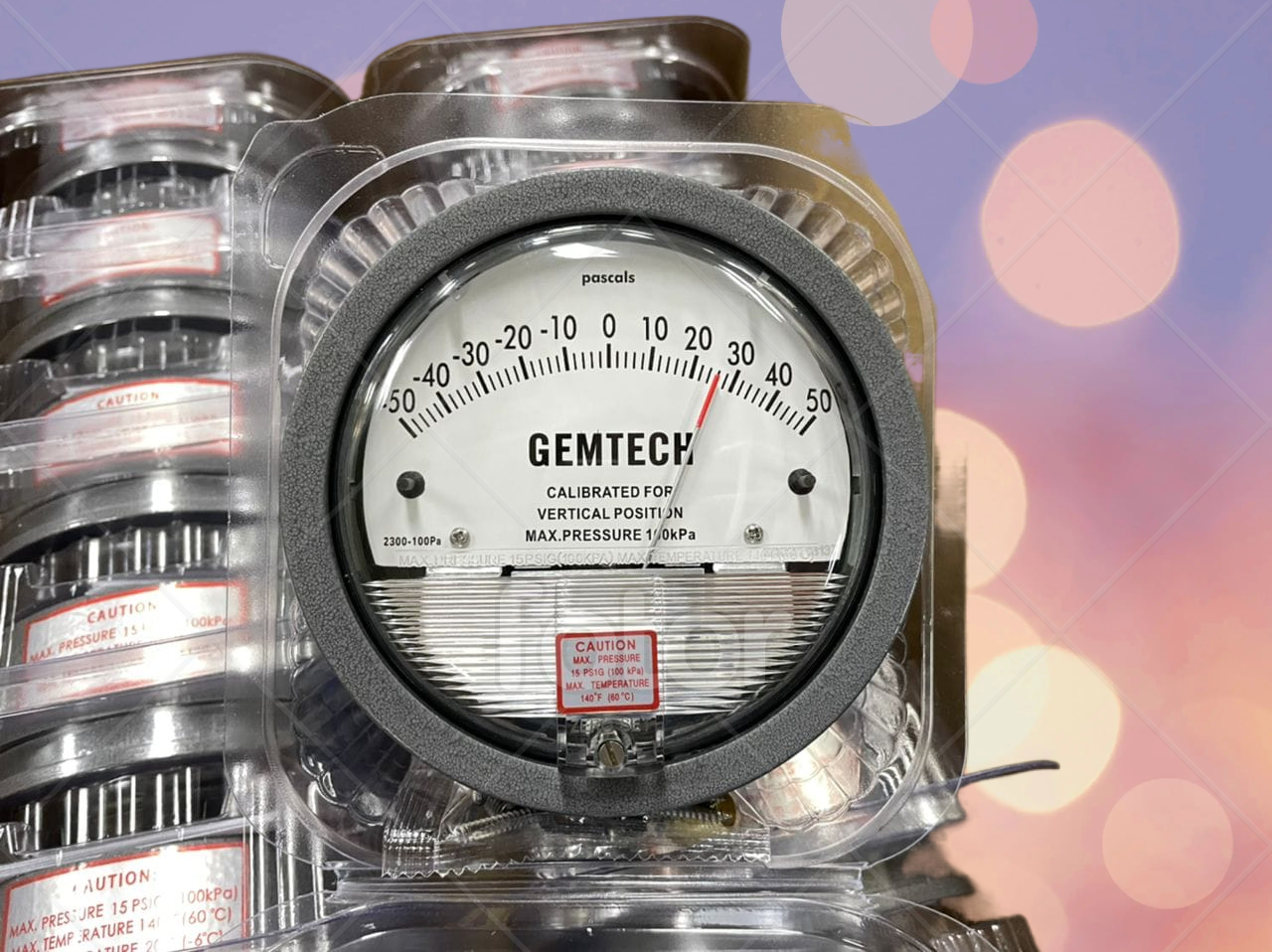 Gemtech Differential Pressure Gauge - 4 Inch Dial, Plastic & Alloy Materials | Accuracy ±2% Full Span, Npt 1/8 Inch Thread, 0-6 Mm Scale Range, Lightweight 700 Grams
