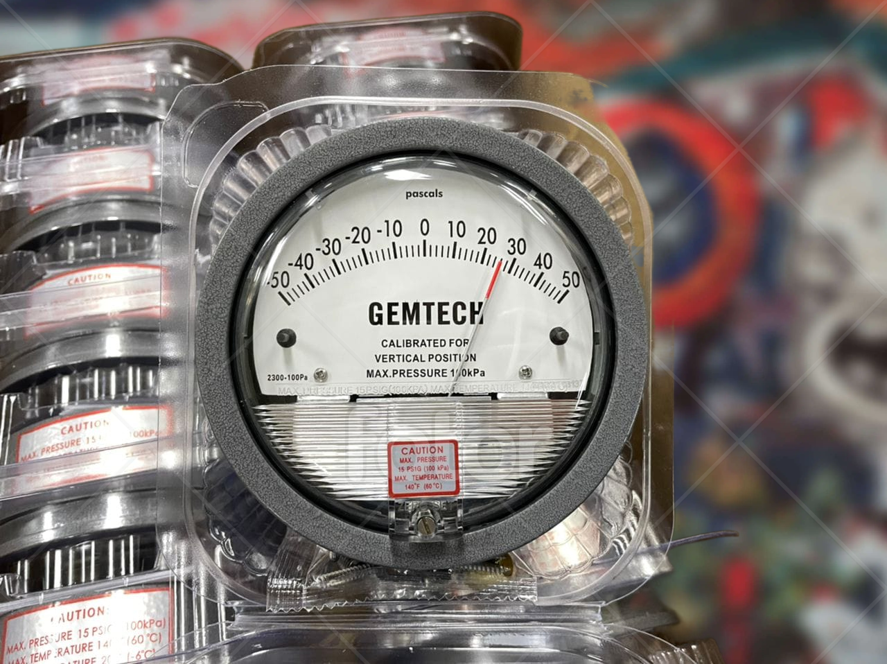 Gemtech Differential Pressure Gauge - 4 Inch Dial, Plastic & Alloy Materials | Accuracy ±2% Full Span, Npt 1/8 Inch Thread, 0-6 Mm Scale Range, Lightweight 700 Grams