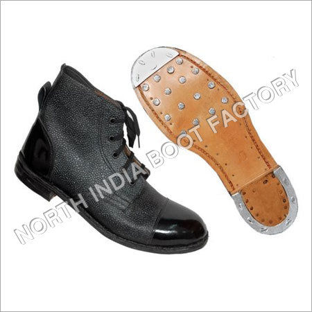 लेदर बूट्स