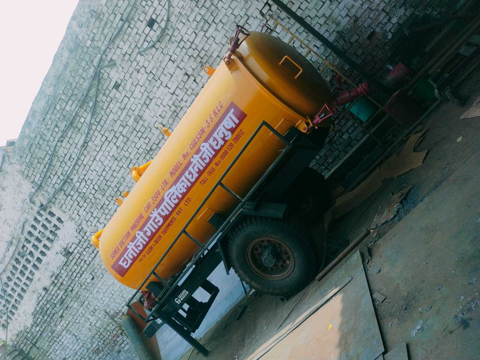 Sewer Suction Machine Mounted On Trailer Chassis Capacity: 256 M3/hr