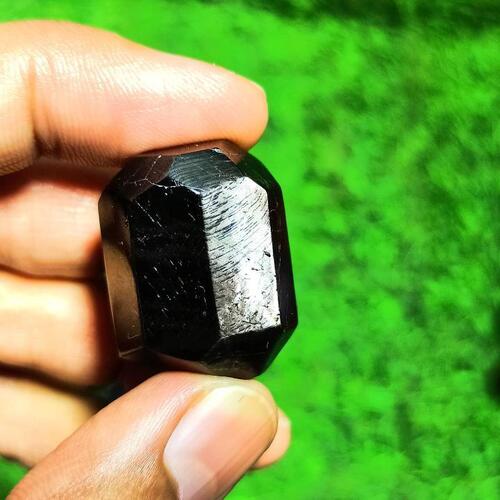 प्राकृतिक रत्न हाइपरस्थीन टंबल्ड स्टोन क्रिस्टल टंबल्स ग्रेड: टॉप