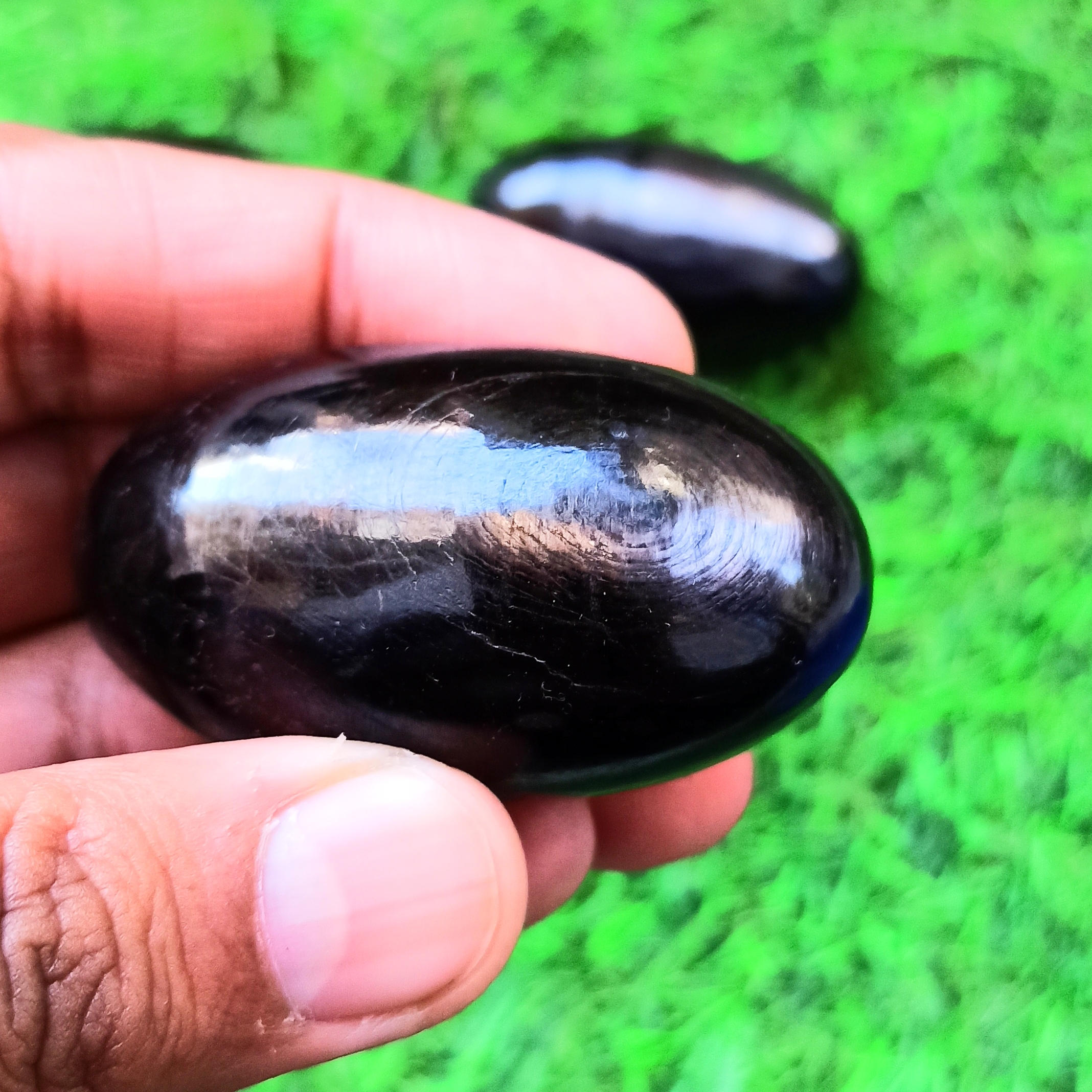 Natural Gemstone Shivling Hypersthene Crystals Lingam Grade: Top