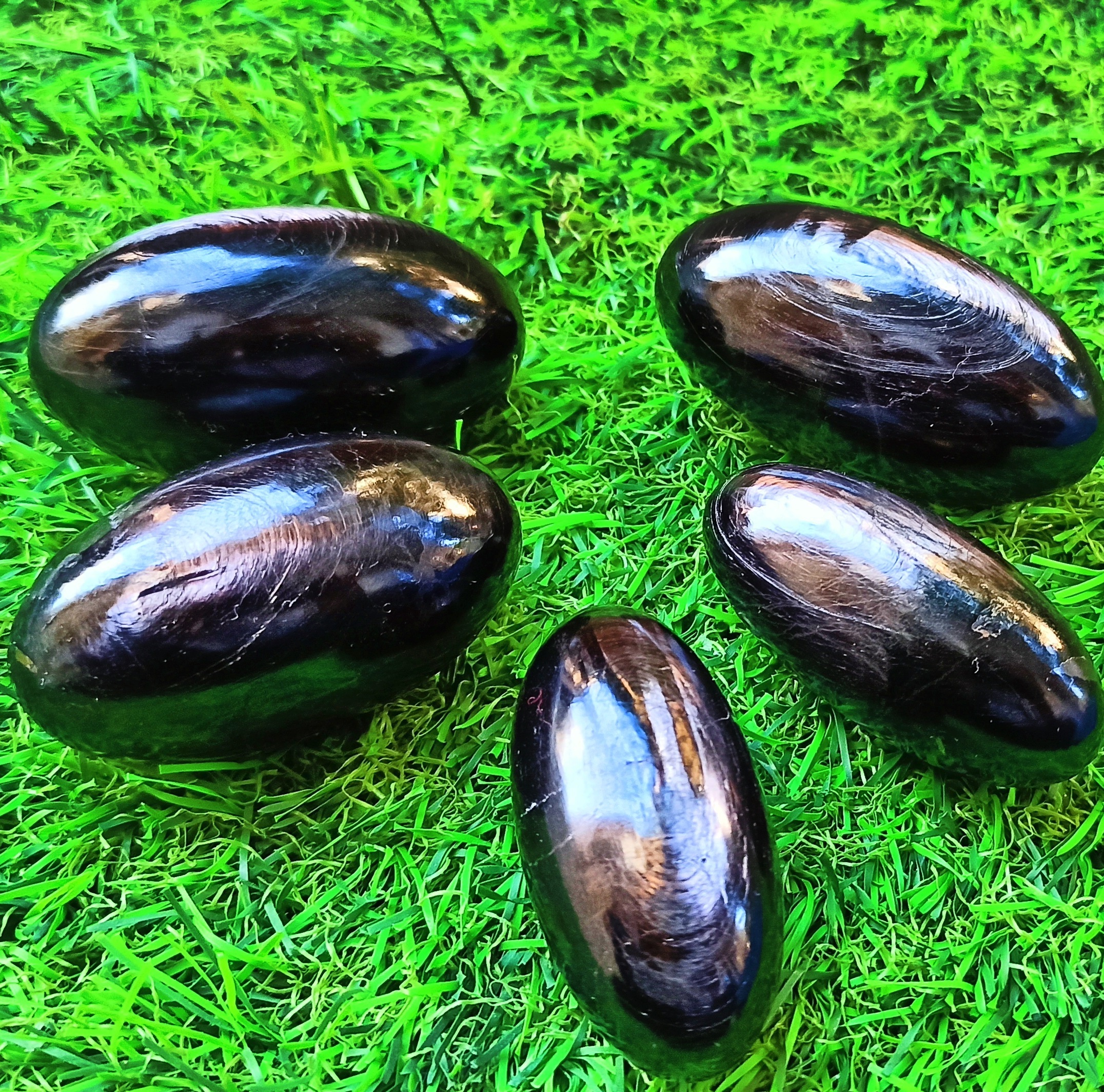 Natural Gemstone Shivling Hypersthene Crystals Lingam Grade: Top