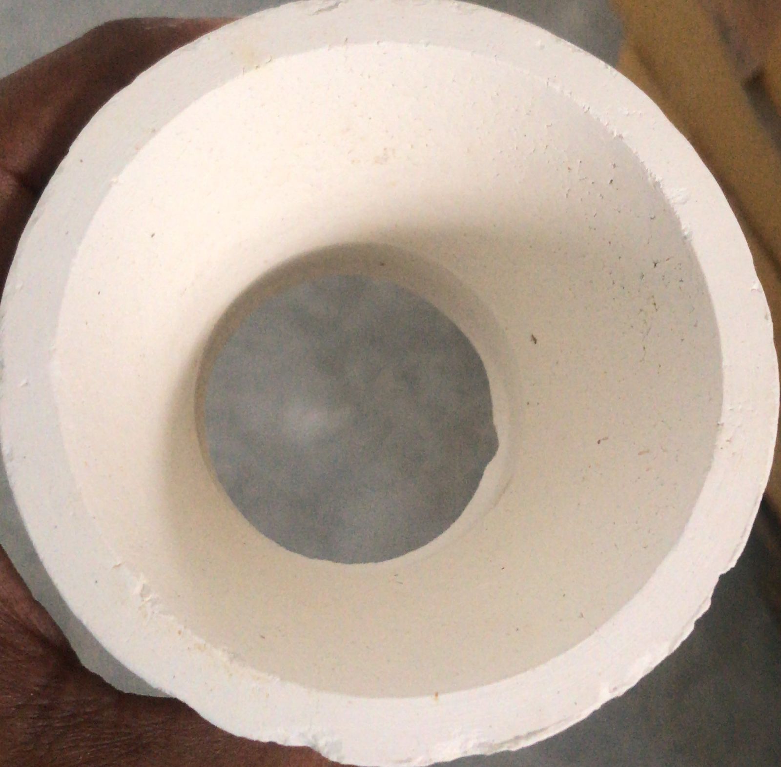 Ceramic Pouring Filtering Cups Used Investment Casting - High-quality Sio2 45% Material, Yellow Color | Monolithic Refractory For Ferrous & Non-ferrous Metals