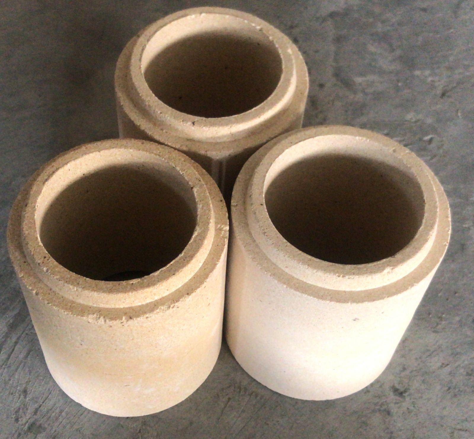 Bottom Pouring Refractory Set - Al2o3 45, Reddish White, Pipe Shape | Monolithic Refractories, 10 Porosity, Dimensional Stability: Reversible