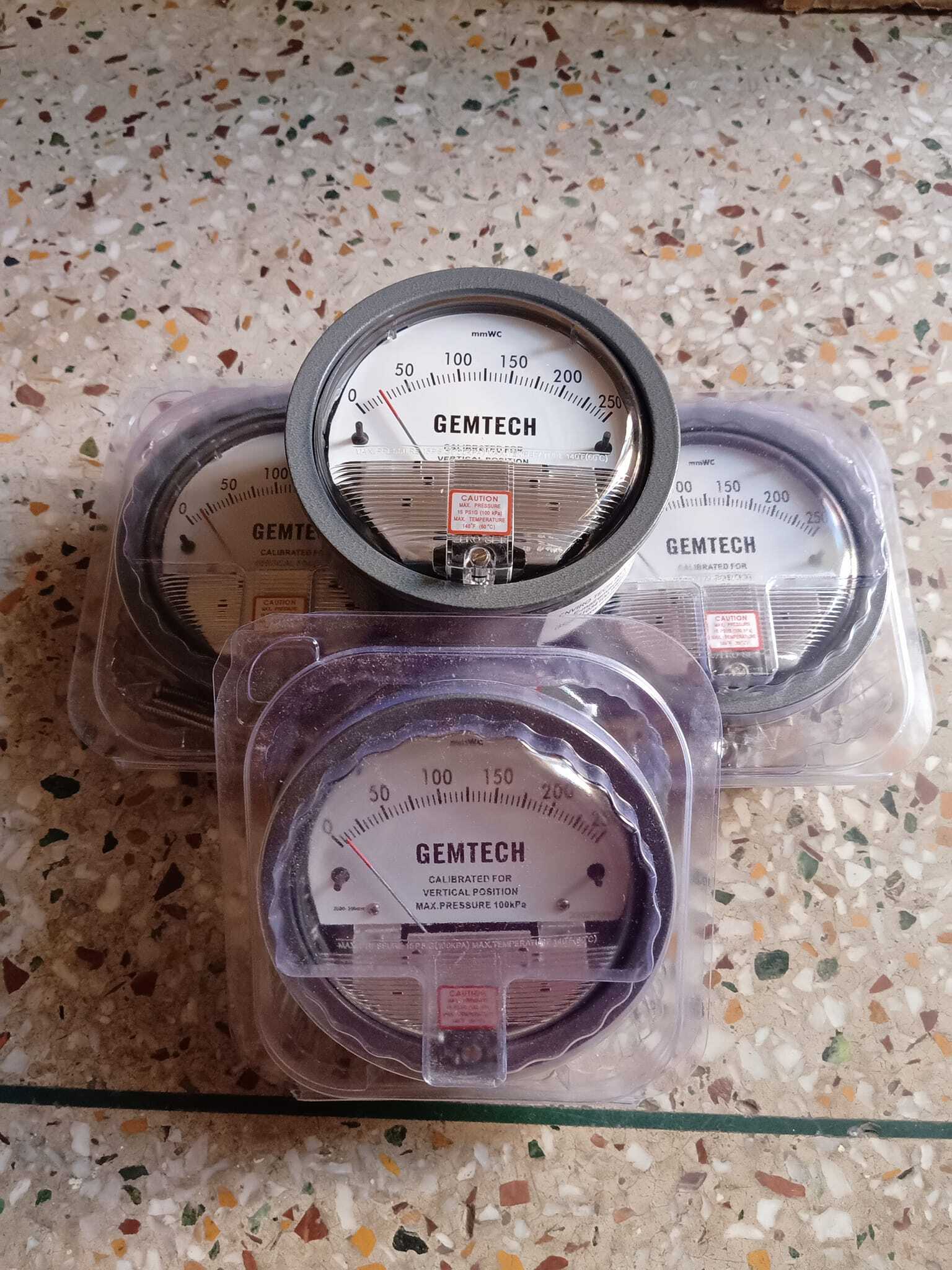 Gemtech Differential Pressure Gauge Supplier In India Accuracy: A 2% (-Ha Model A 1) Of Fs (A 3% (-Ha A 1.5%) On -0