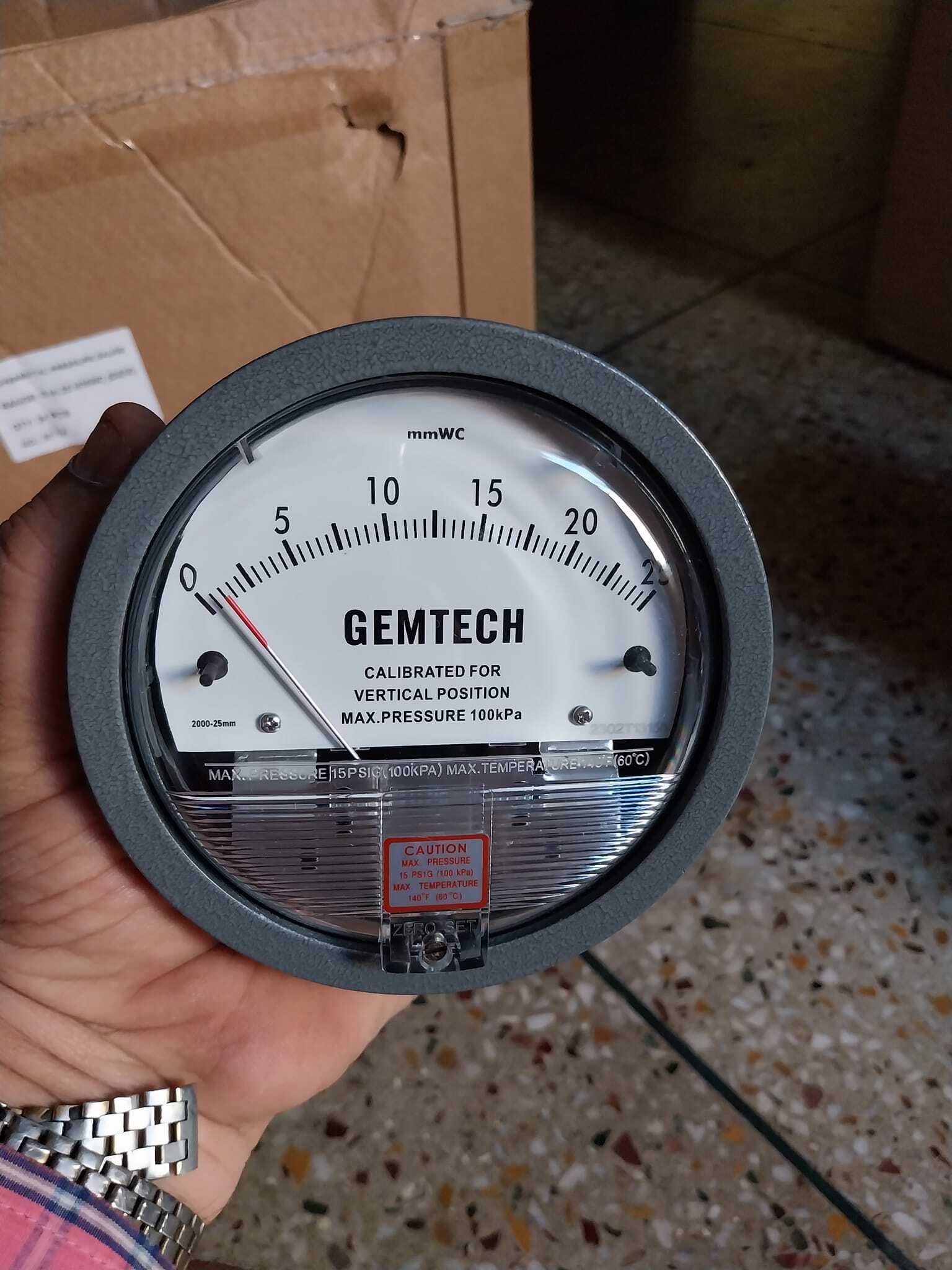 Gemtech Instruments Differential Pressure Gauge - Metal Alloy, 4 Inch Dial, White/black Color | High Accuracy ±2%, Suitable For Pharmaceutical And Medical Applications