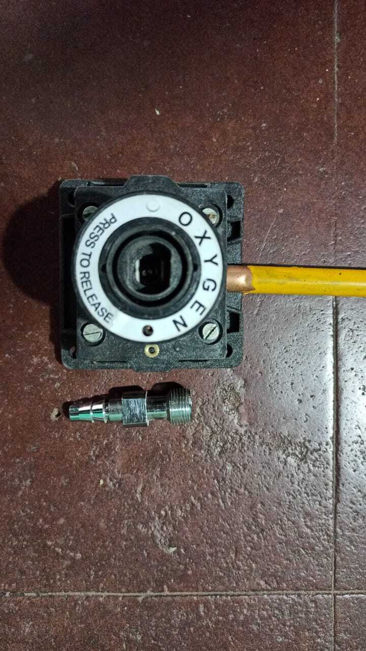 Double Locking Gas Outlet - Copper Construction, Electric Powered | Features Alarm For Enhanced Safety In Commercial Usage