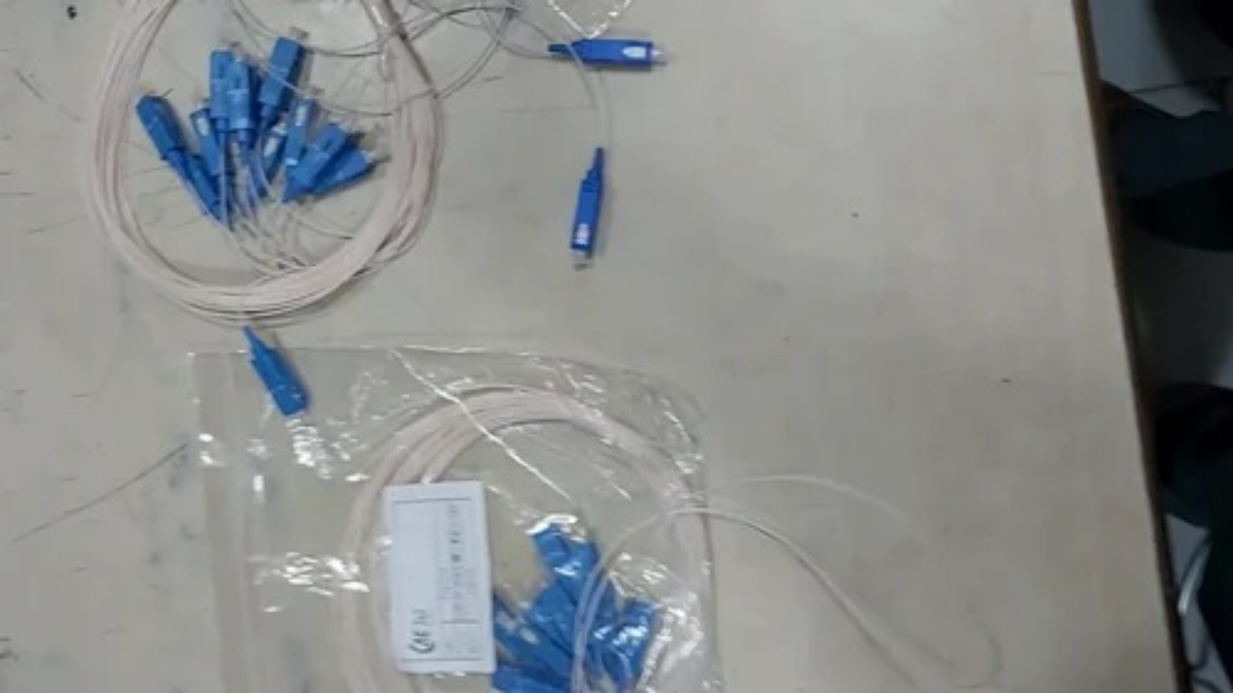 Sc/upc Fiber Pigtail - Single Mode Optical Fiber, 09mm White Buffer | Functionality Enabled, Ideal For Splicing With Fiber Optic Cables