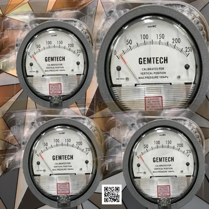 Gemtech Series G2000 Differential Pressure Gauge - Metal Alloy, 112 Mm Diameter, Brown Plastic Dial | Shock Resistant, 2% Accuracy, Ideal For Industrial And Medical Applications