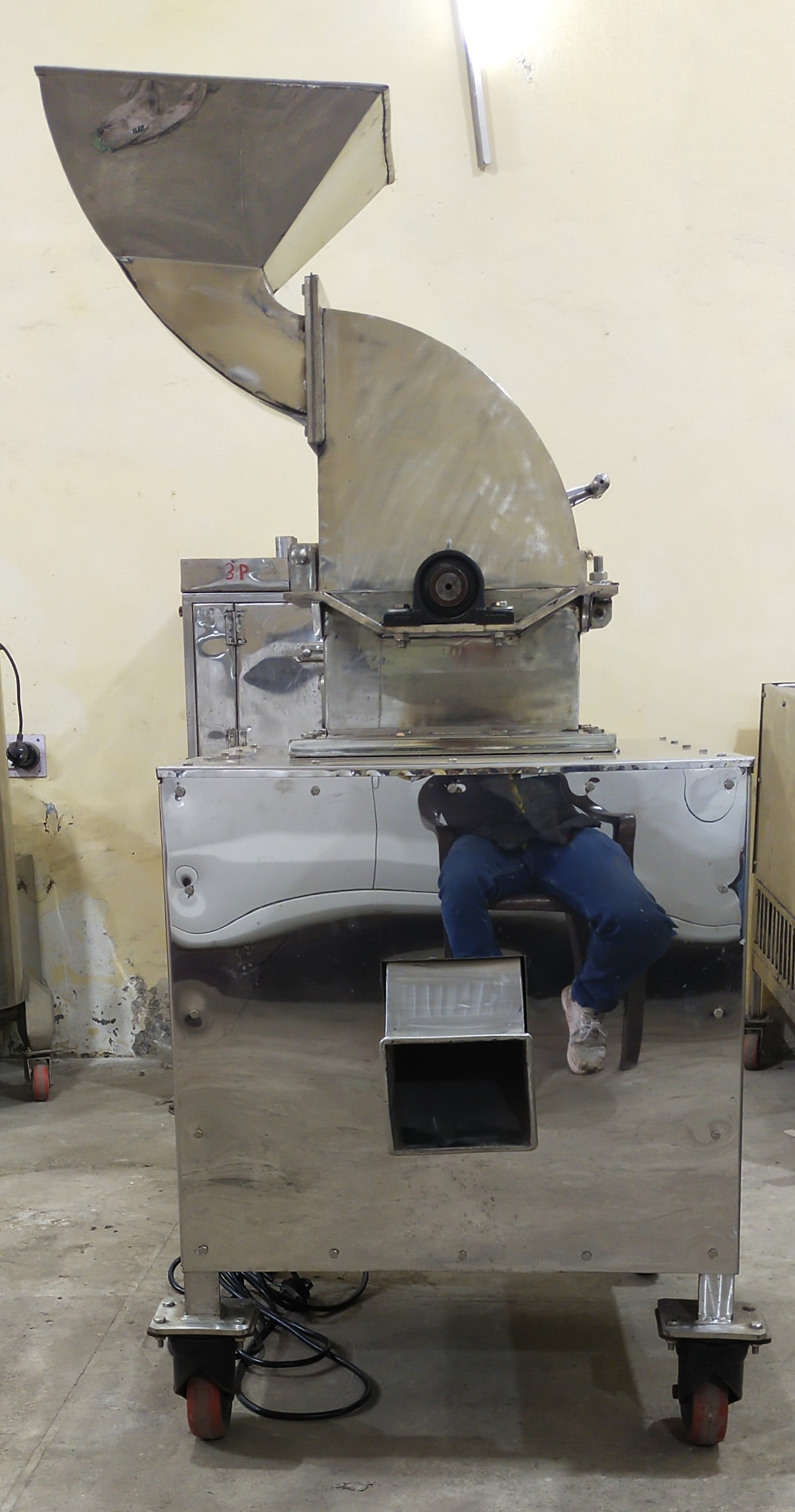 Commercial Pulverizer Machine - Feature: Eco Friendly