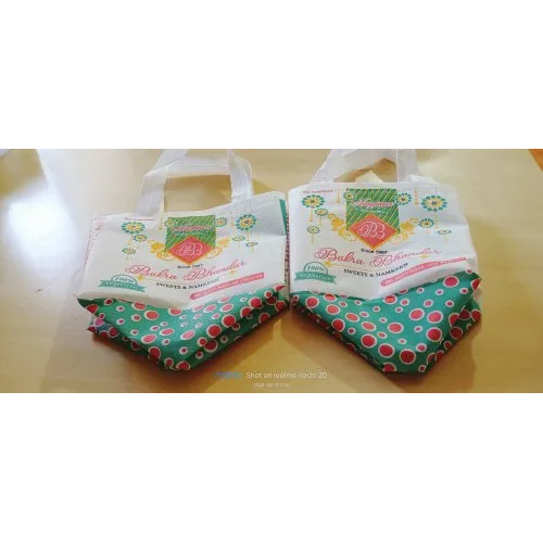 Box Non Woven Bag - Glossy Finish, 5kg Capacity Loop Handle , Embossed Surface Handling for Shopping Applications