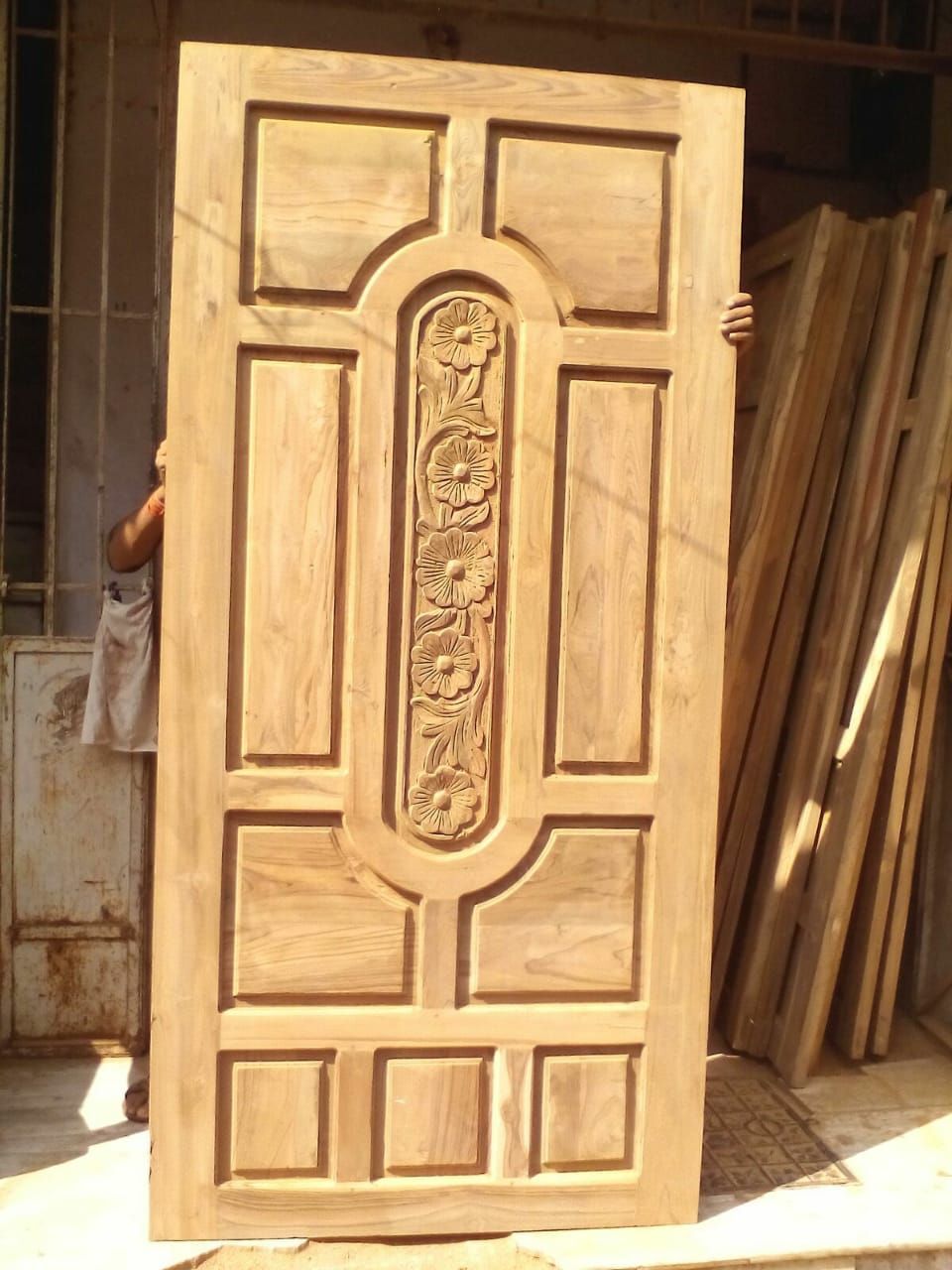 Teak Wood Pooja Door Application: Residential