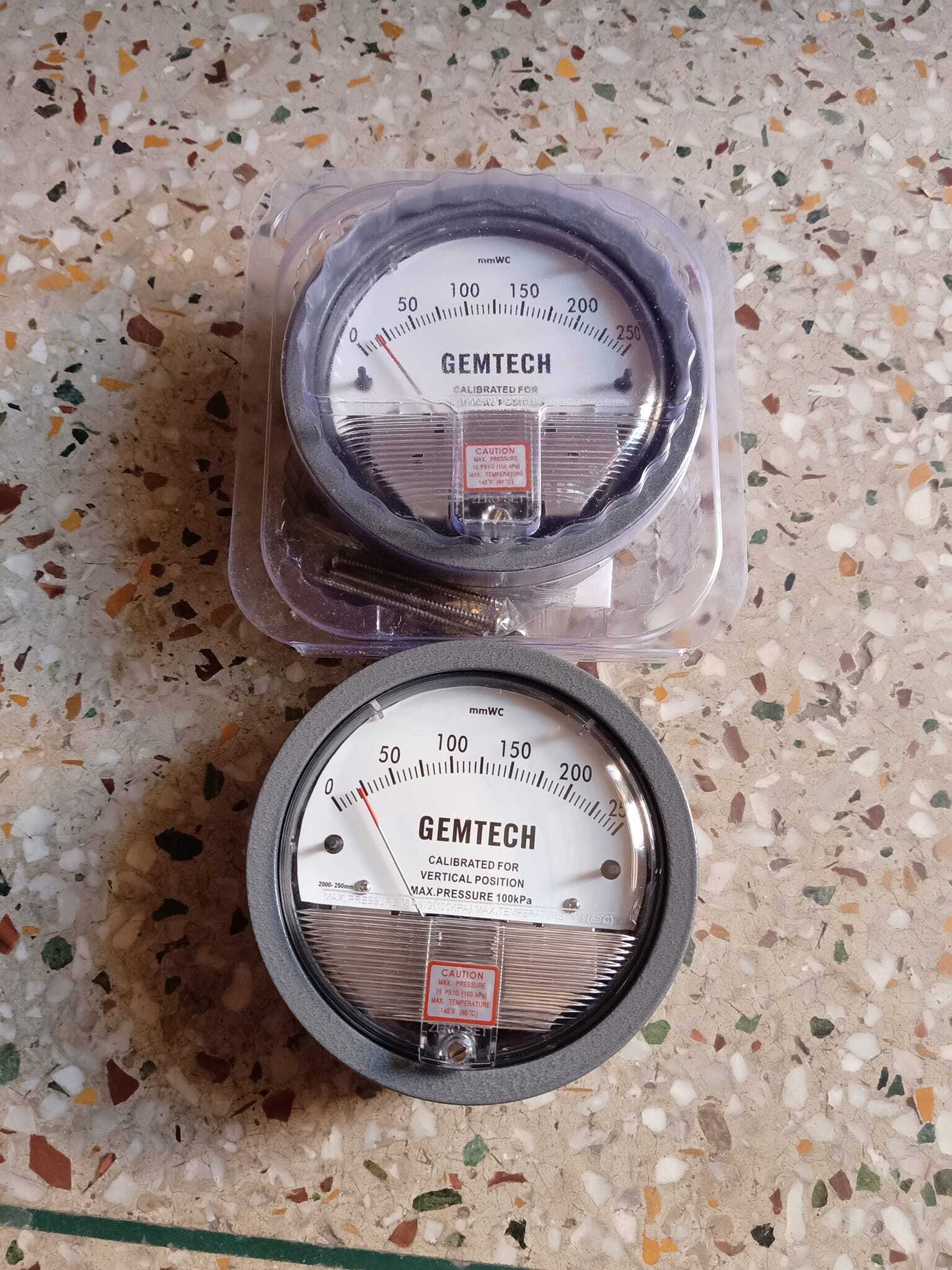 Gemtech Differential Pressure Gauge Distributor In Julana Haryana Accuracy: A 2% (-Ha Model A 1) Of Fs (A 3% (-Ha A 1.5%) On -0