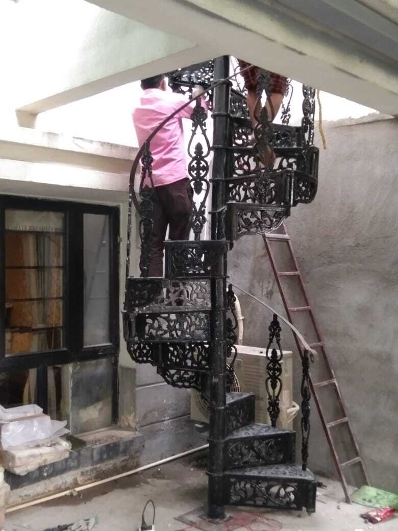 Spiral Stair - Color: Black Blue Green Yellow Golden