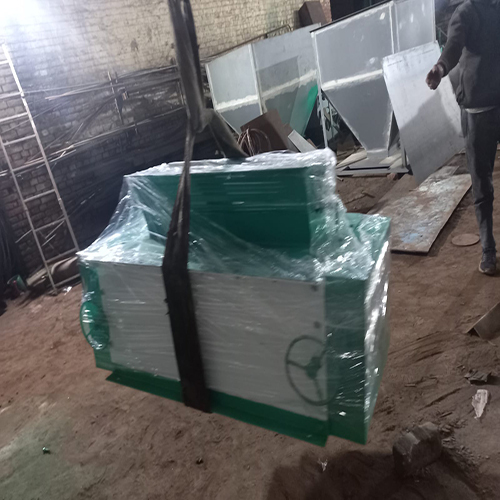 Poultry Crumbler Machines - Automatic Grade: Automatic