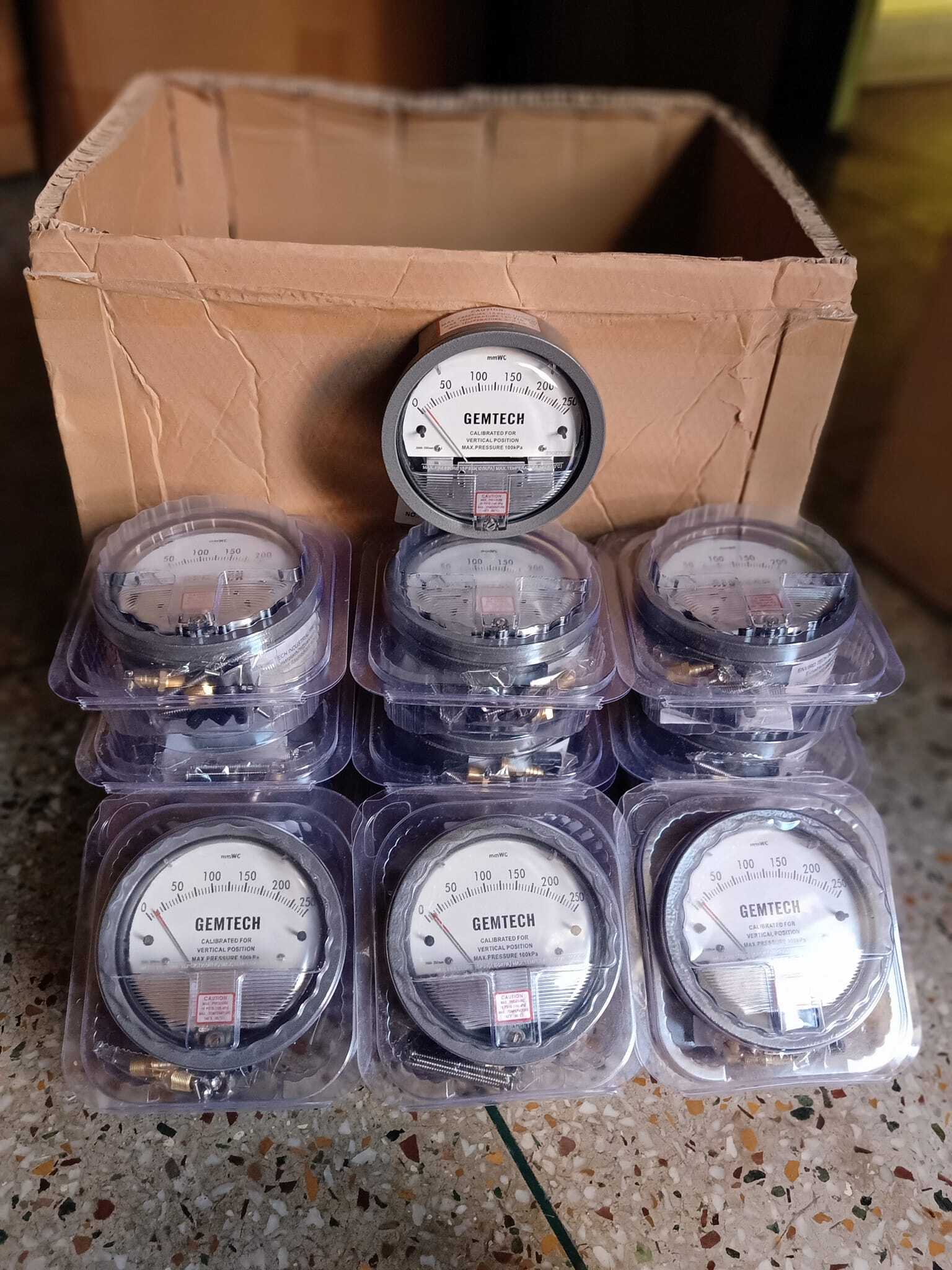 Gemtech Differential Pressure Gauge Wholesaler In Kalyan Maharashtra Accuracy: A 2% (-Ha Model A 1) Of Fs (A 3% (-Ha A 1.5%) On -0