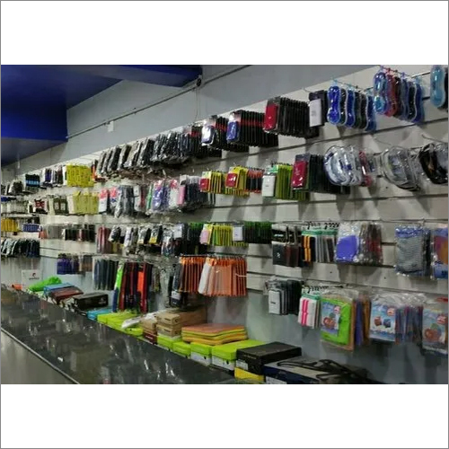 व्हाइट स्लेटवॉल डिस्प्ले