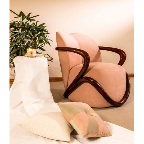 हस्तनिर्मित हग जियोर्जेटी आर्मचेयर