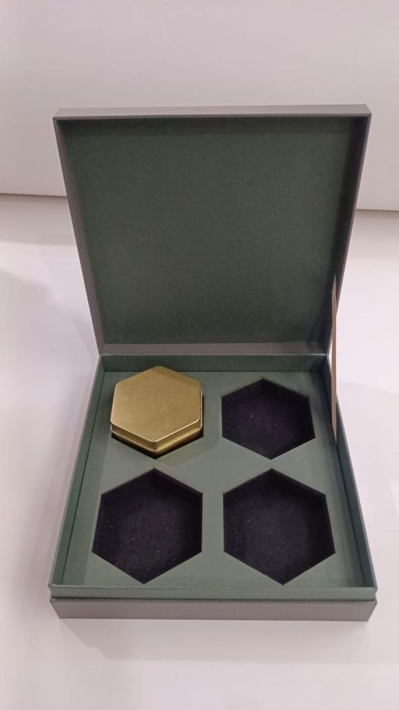 Gift Box - Cardboard, Variable Dimensions, Light Blue | High Resolution Print, Lid Closure, Ideal For Sweets And Small Item Presentation