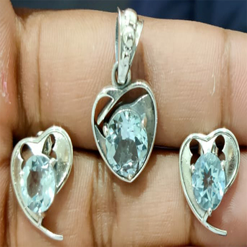 Oval Purple Faceted Gems Pendant Set