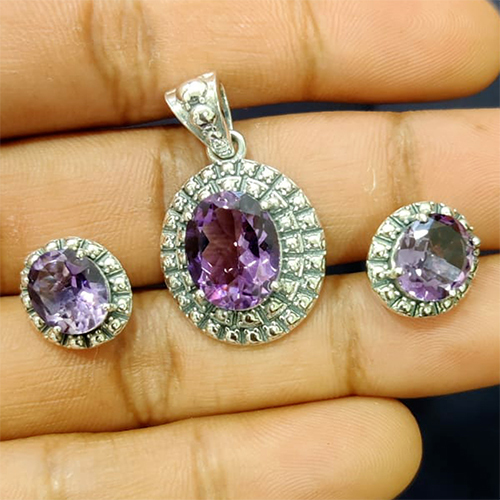 Oval Purple Faceted Gems Pendant Set