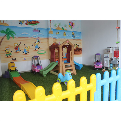Daycare School Teaching Services - Age 0-5 Years, Class Size 12-16, Ratio 1:8 | Educational Programs, Experienced Teachers, Flexible Scheduling