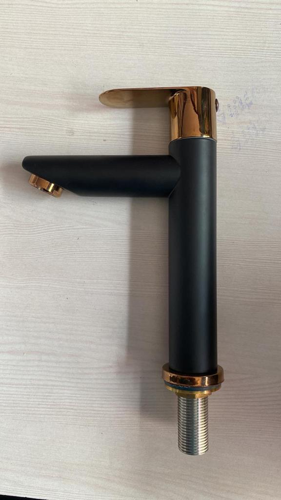 Glossy Bathroom Crome Plated Faucet