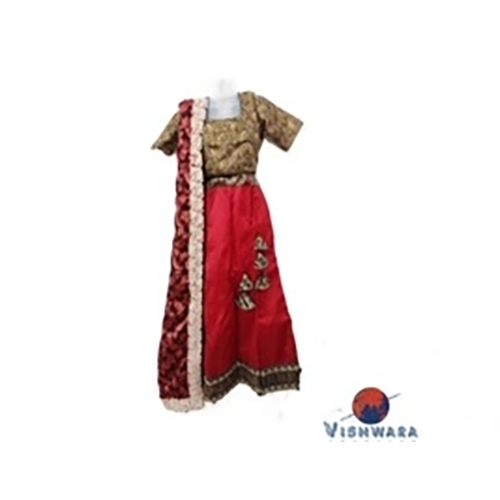 रेड एंड गोल्डन जीरो श्रिंकेज डिज़ाइनर चनिया चोली एलिगेंट फ़िनिश के साथ