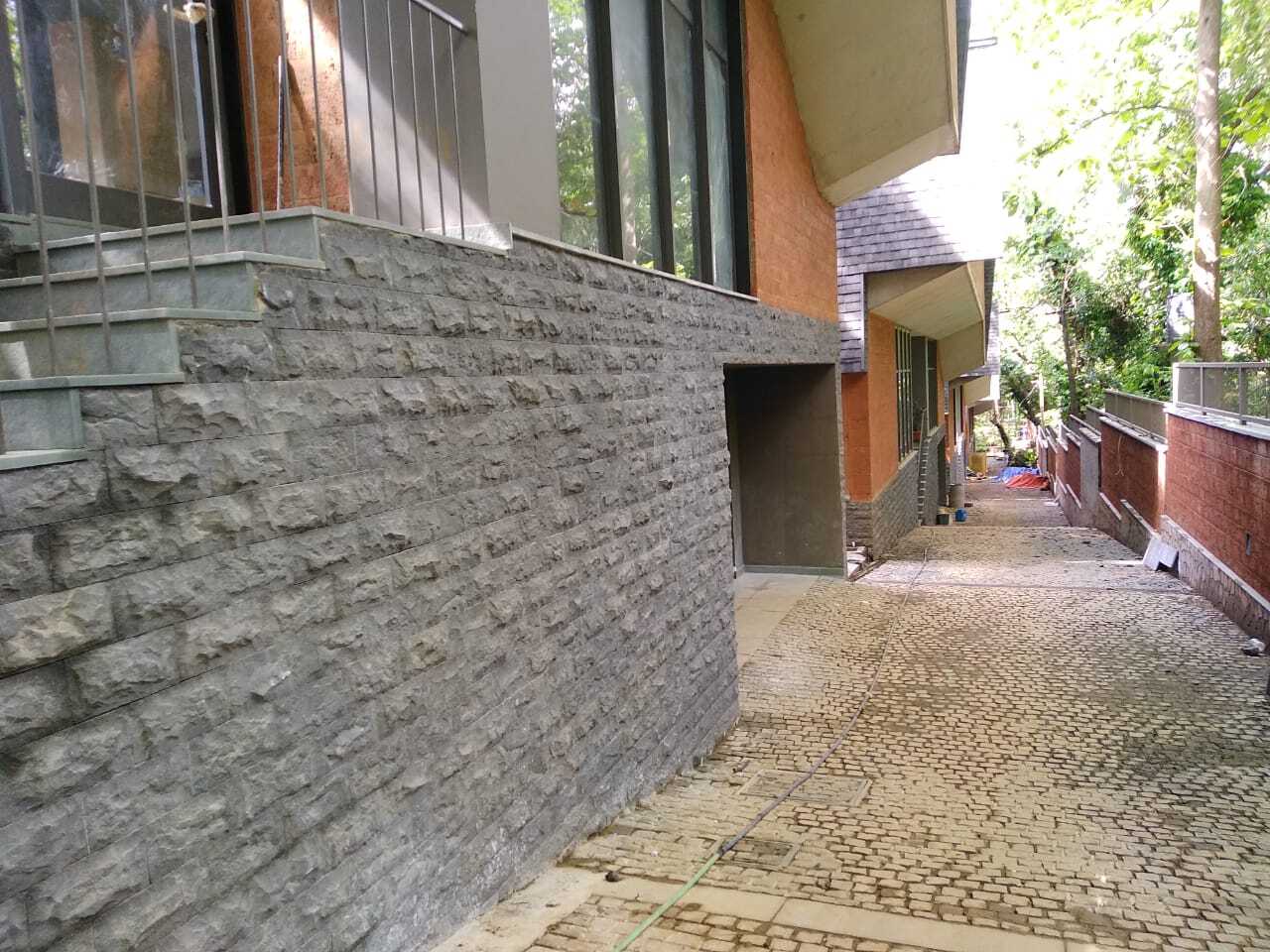 Indian Basalt Stone Rockface Wall Cladding Stone Solid Surface