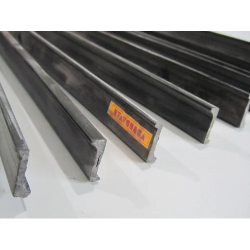 ब्लैक ऑटोमोबाइल पीवीसी प्लास्टिक प्रोफाइल