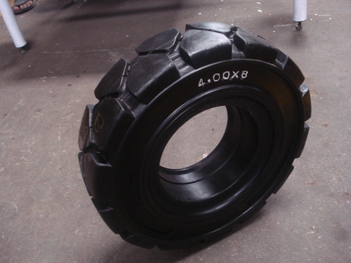 औद्योगिक टायर्स