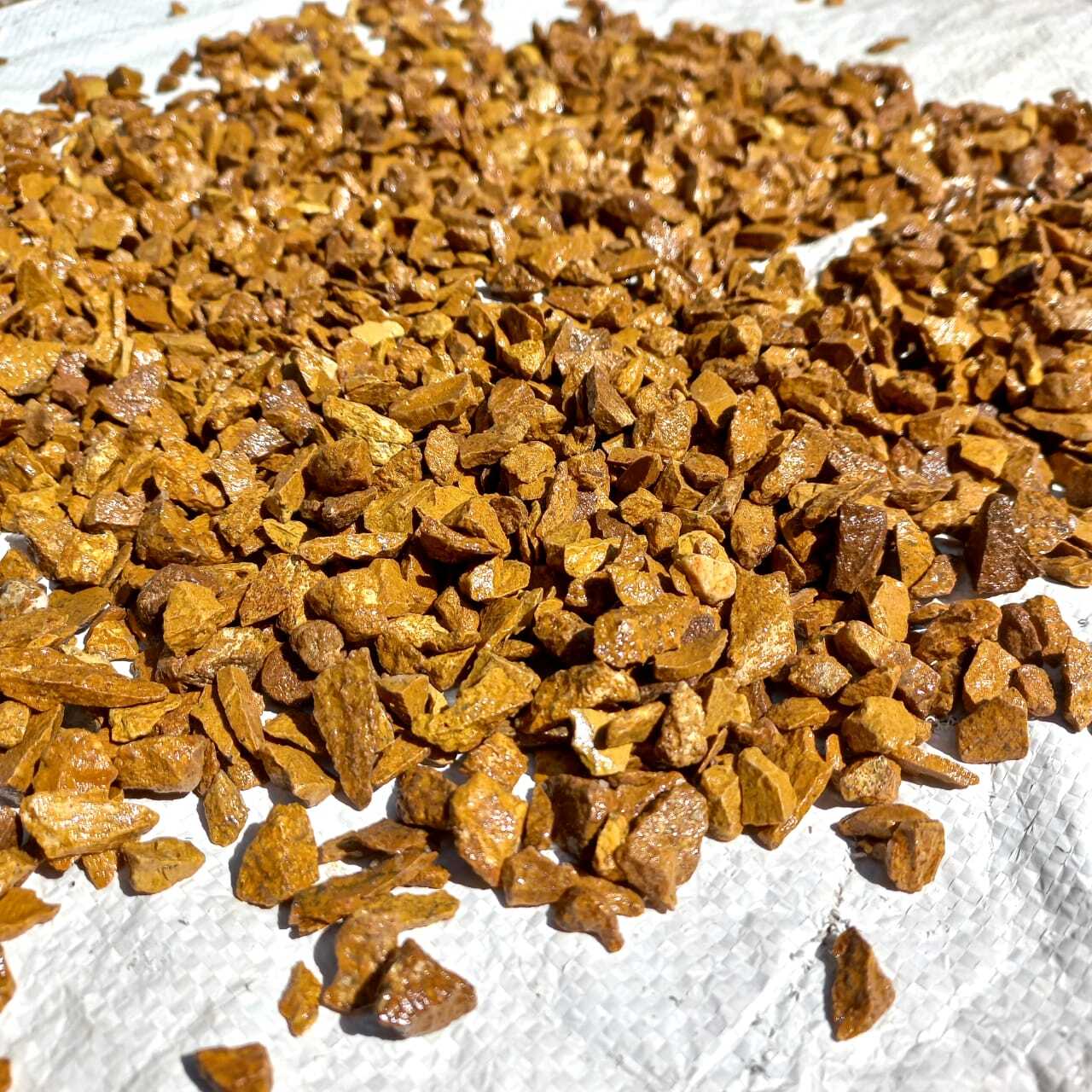 Quartz Orange Colour Coated Silica Aggregate For Aquarium And Construction Decoration 10-20 Mm Aggregate For Aquarium - Stone Form: Cut-to-size